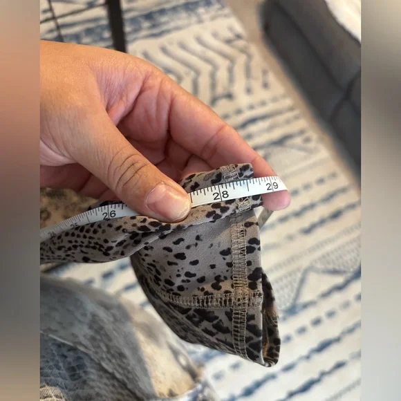 Chico’s Zenergy Snakeskin Print Leggings EUC - Picture 3 of 5